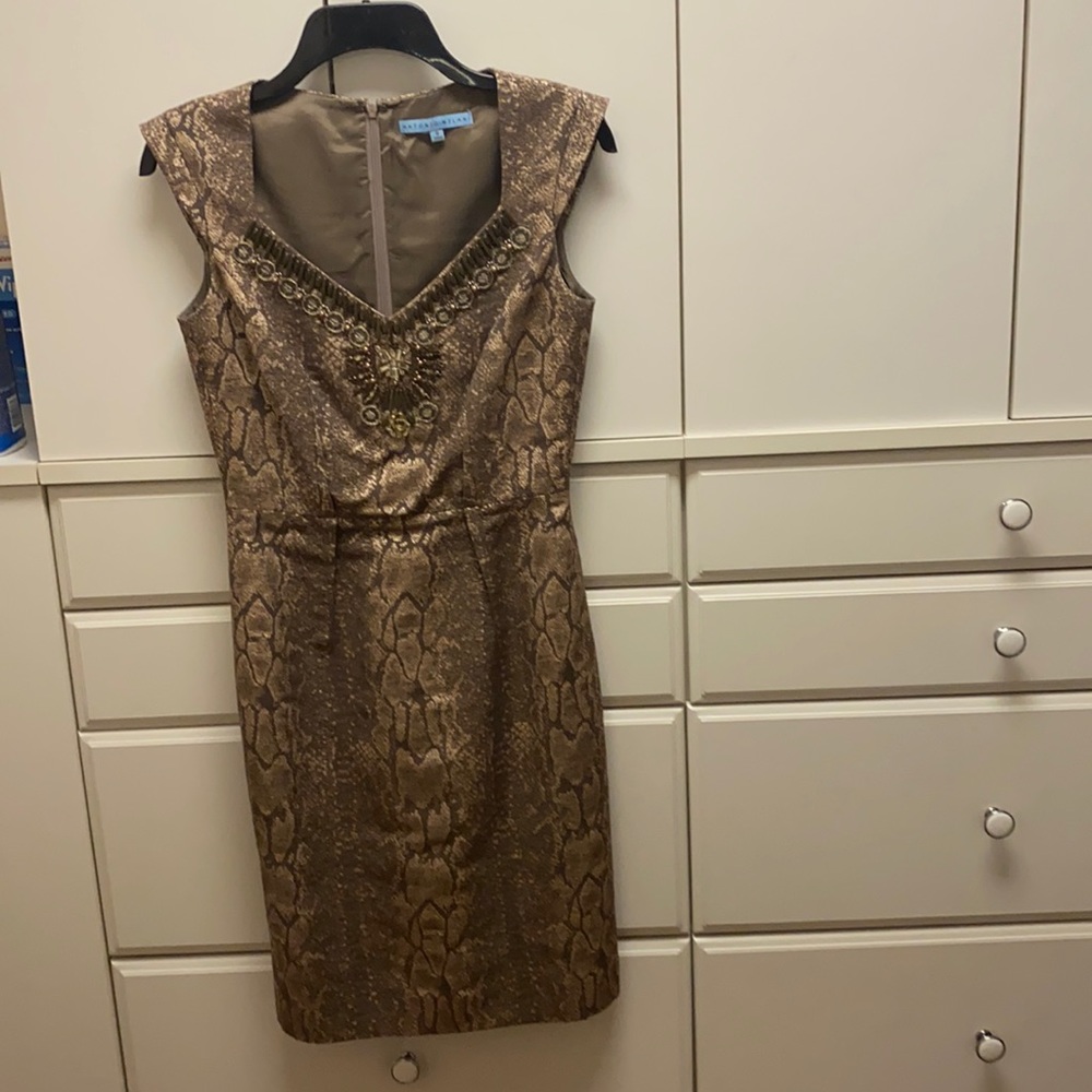 Shiny Animal skin-looking fitted sheath